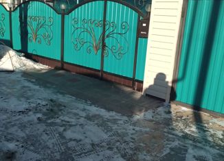 Продаю четырехкомнатную квартиру, 100 м2, рабочий посёлок Дергачи, переулок Нефтяников, 3