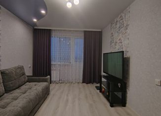 Продаю 2-ком. квартиру, 38 м2, Первоуральск, улица Урицкого, 2