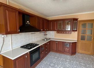 Продается трехкомнатная квартира, 93.5 м2, Чебоксары, Ярмарочная улица, 3