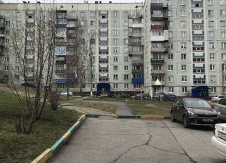 Продается 3-комнатная квартира, 58 м2, Кемеровская область, проспект Авиаторов, 98А