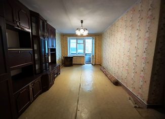 Трехкомнатная квартира на продажу, 58 м2, Кольчугино, улица Чапаева, 2А