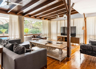 Дом на продажу, 360 м2, посёлок городского типа Сириус, Общинная улица, 58