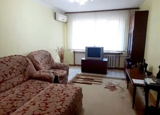 Трехкомнатная квартира на продажу, 65 м2, Каменск-Шахтинский, Красная улица, 62