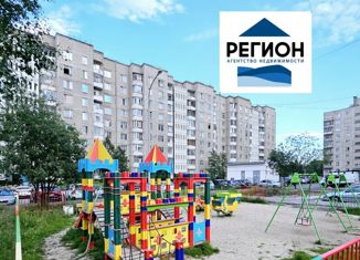 Продается двухкомнатная квартира, 55 м2, Мурманская область, Южная улица, 9