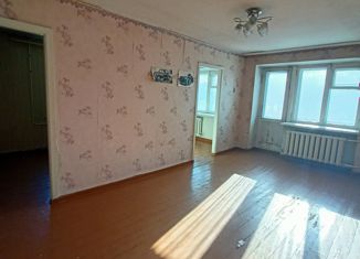 Продам 3-ком. квартиру, 42.5 м2, Омск, Иртышская набережная, 42, Ленинский округ