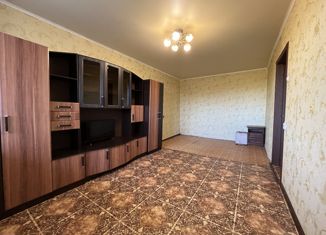 Продается 2-ком. квартира, 47 м2, Энгельс, 1-й микрорайон, 11