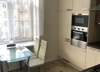 Продаю 3-ком. квартиру, 80.4 м2, Санкт-Петербург, шоссе Революции, 15, шоссе Революции