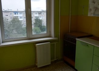 Продам 2-ком. квартиру, 46 м2, Пермский край, улица Парижской Коммуны, 32