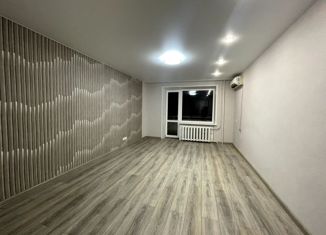 Продам 2-комнатную квартиру, 52 м2, Каменск-Шахтинский, Московская улица, 48