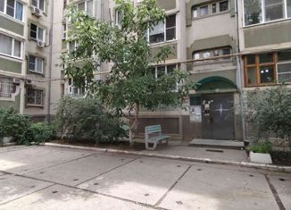 Продаю 3-ком. квартиру, 73.2 м2, Астрахань, Советский район, проезд Николая Островского, 4к1