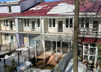 Продаю таунхаус, 240 м2, посёлок Газопровод, 3-я улица Лесные Поляны, 6