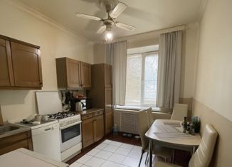 Продается 2-комнатная квартира, 56 м2, Москва, улица Крупской, 11, метро Университет