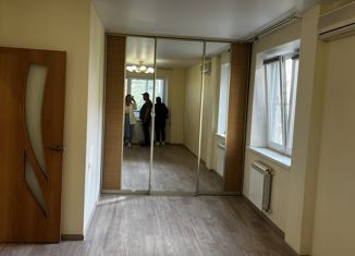 Продается 1-комнатная квартира, 39.6 м2, Волгоград, Краснооктябрьский район, улица Пельше, 6