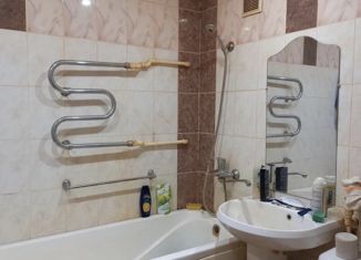 Продам 2-комнатную квартиру, 42 м2, Каменск-Шахтинский, проспект Карла Маркса, 54А