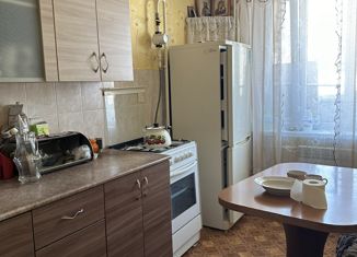 Продается 3-комнатная квартира, 72.1 м2, Лениногорск, проспект 50 лет Победы, 18