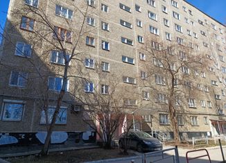 Продам трехкомнатную квартиру, 58.1 м2, Екатеринбург, улица Бакинских Комиссаров, 100, метро Проспект Космонавтов