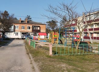 Продается двухкомнатная квартира, 44.4 м2, Темрюк, улица Макарова, 2