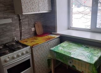 Сдаю 1-ком. квартиру, 30 м2, Гусь-Хрустальный, улица Ломоносова, 2А/8А