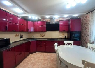 Продажа 3-ком. квартиры, 130 м2, Владимир, улица Безыменского, 26