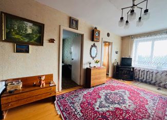 Продажа 4-ком. квартиры, 64 м2, Великие Луки, Стадионная улица, 12