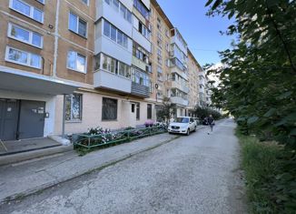 Продается 2-комнатная квартира, 44.3 м2, Златоуст, 1-й квартал Северо-Запад, 17