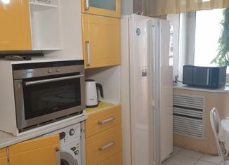 Продается двухкомнатная квартира, 55.5 м2, Губкинский, микрорайон Ямальский, 1