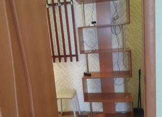 Сдача в аренду 2-ком. квартиры, 55 м2, Ржев, Советская площадь, 3