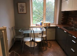 Сдаю двухкомнатную квартиру, 44 м2, Нижний Новгород, улица Маршала Малиновского, 2, улица Маршала Малиновского