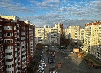 Продается 2-комнатная квартира, 47.7 м2, Екатеринбург, Родонитовая улица, 34, Родонитовая улица
