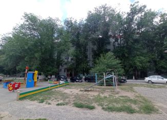 Продам 4-ком. квартиру, 74.9 м2, Элиста, 6-й микрорайон, 3, 6-й микрорайон