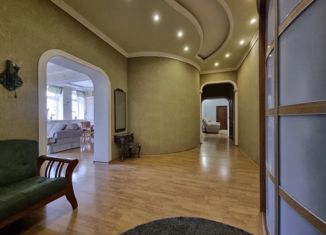 Продается четырехкомнатная квартира, 162 м2, Казань, улица Мулланура Вахитова, 8, Кировский район