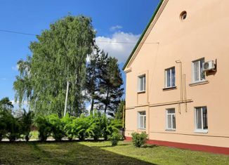 2-комнатная квартира на продажу, 58.4 м2, Починок, Советская улица, 44