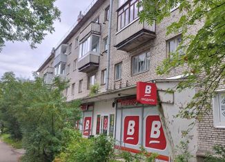 Продаю трехкомнатную квартиру, 56 м2, Сосновый Бор, Комсомольская улица, 8