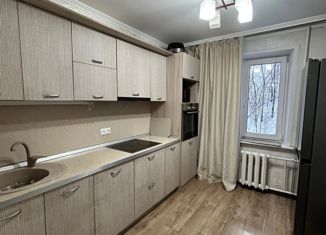 Продаю 2-ком. квартиру, 51.3 м2, Тольятти, улица Куйбышева, 22, Комсомольский район