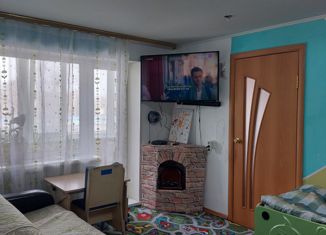 Продаю 3-комнатную квартиру, 40.9 м2, Большой Камень, улица Карла Маркса, 1