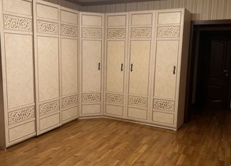 Сдам в аренду трехкомнатную квартиру, 130 м2, Усинск, улица Мира, 4