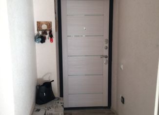 Продается 3-комнатная квартира, 57.7 м2, поселок городского типа Черноморский, улица Суворова, 8