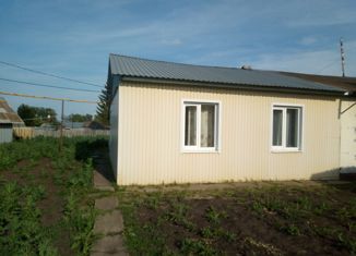 Продаю дом, 100 м2, поселок городского типа Аксубаево, улица Мичурина, 2