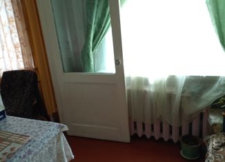 Продается 3-комнатная квартира, 50 м2, Астрахань, улица Бориса Алексеева, 2А, Ленинский район