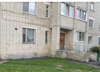 Продам 2-комнатную квартиру, 74 м2, Трубчевск, Заводская улица, 3