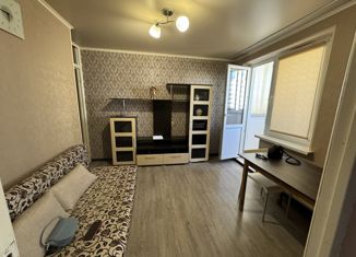 Продается трехкомнатная квартира, 85.7 м2, Крымск, улица Надежды, 2