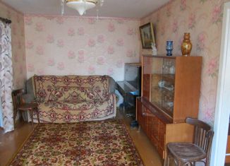 Продаю трехкомнатную квартиру, 42 м2, поселок городского типа Ракитное, Пролетарская улица, 23