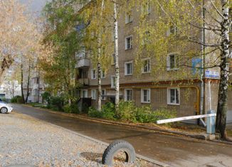 Продаю трехкомнатную квартиру, 60 м2, Киров, улица Розы Люксембург, 33, Первомайский район