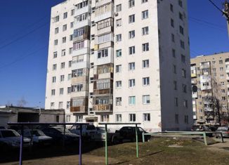 Продаю трехкомнатную квартиру, 60 м2, Нефтекамск, Комсомольский проспект, 38