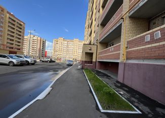 Продаю 1-ком. квартиру, 38 м2, Йошкар-Ола, улица Анникова, 19, микрорайон Дружный