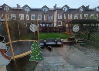 Продается таунхаус, 135 м2, деревня Красное, Рябиновая улица, 5/4