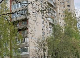 Продам трехкомнатную квартиру, 65.2 м2, Санкт-Петербург, улица Ивана Фомина, 9, муниципальный округ Сергиевское