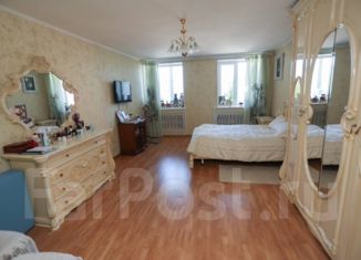 Продается 4-комнатная квартира, 126 м2, Уссурийск, улица Ленина, 141А