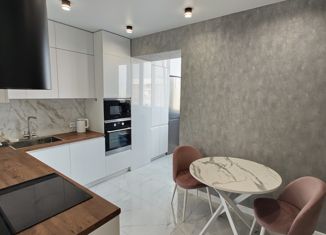 Продается 4-ком. квартира, 100 м2, Краснодар, проспект Чекистов, 1, Юбилейный микрорайон