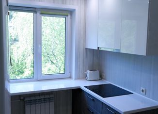 Продам 2-ком. квартиру, 46 м2, Новосибирск, улица Ильича, 15, улица Ильича